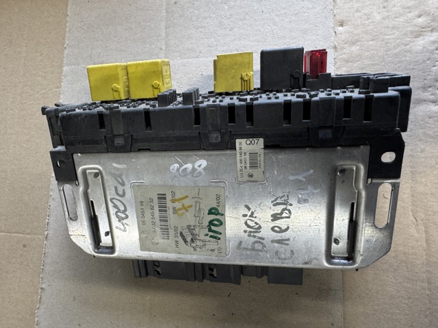 Коробка запобіжників 0325458232 MERCEDES