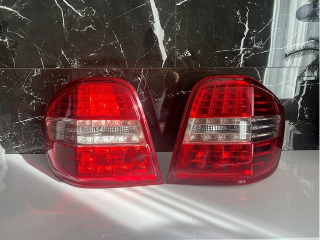 Задня ліва фара 1649064600 MERCEDES