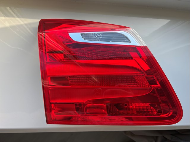 Задня ліва внутрішня фара 1668201164 MERCEDES