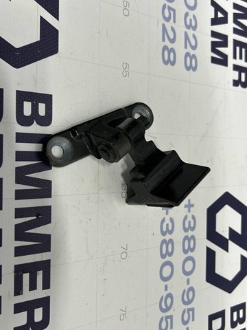 Петля передніх дверей права 41517259592 BMW