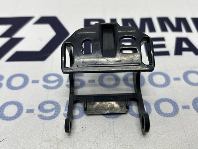 Кронштейт кріплення форсунки 51117200792 BMW
