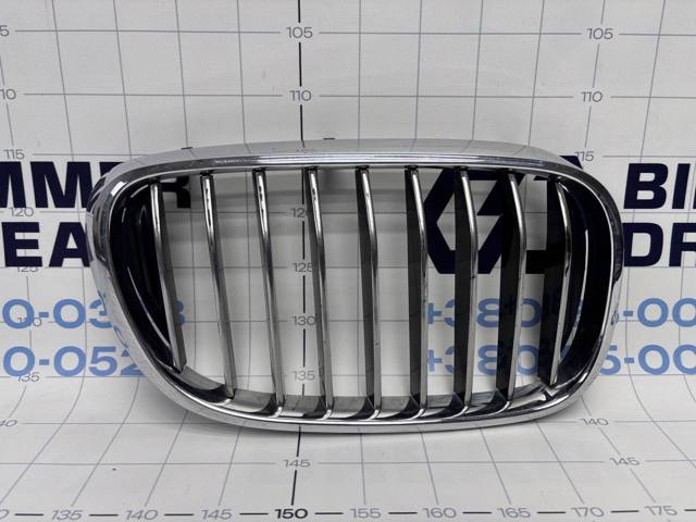 Решітка радіатора права 51138065540 BMW