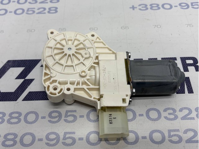 Мотор склопідйомника дверей передніх, правих 51337271564 BMW