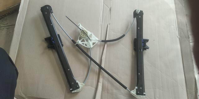 Механізм склопідйомника двері задньої, лівої 4M0839461A VAG