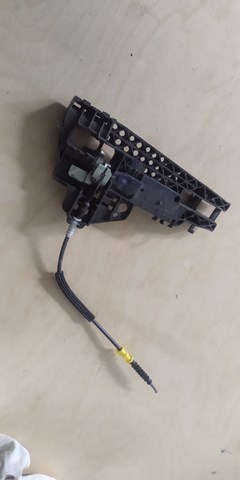 Тримач зовнішньої ручки дверей, передньої лівої 8T01837885 VAG