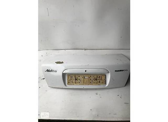 Вживана кришка багажника для daewoo nubira 1 (j100) седан 1997-1999 A96272694