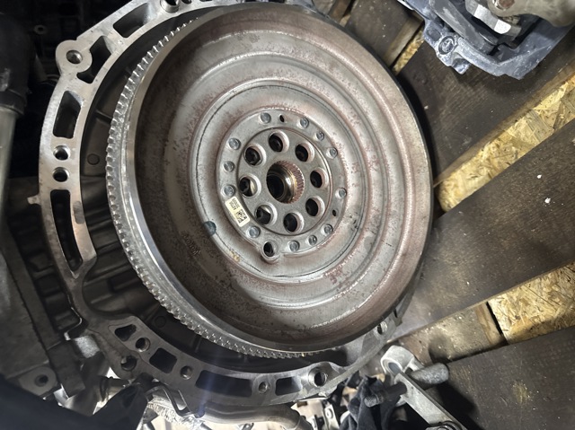 Маховик із зубчастим ободом в зборі 12310HG00C NISSAN
