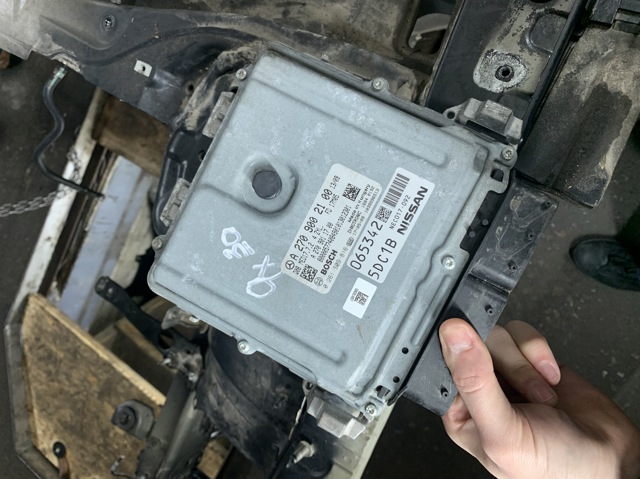 Мізки двигуна 237105DD0B NISSAN