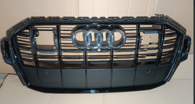 Захисна решітка радіатора 4M0853651AGVMZ VAG