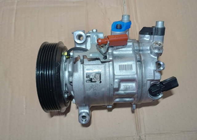 Насос кондиціонера 5WA816803A VAG