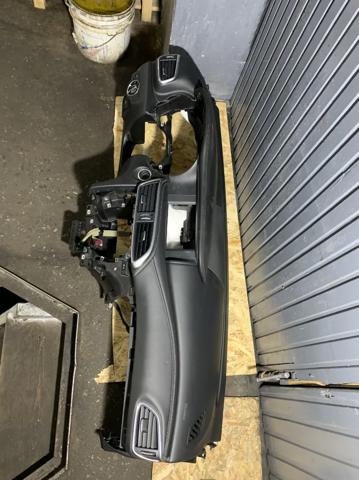 Панель передня "торпедо" 682005DF0A NISSAN