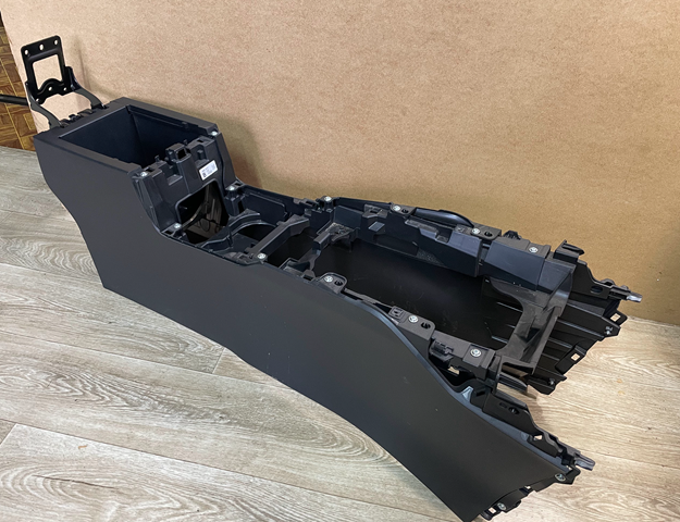 Консоль центральна панелі управління K12364420B02 MAZDA