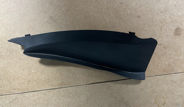 Водостік лобового скла, жабо KB7W51PC1 MAZDA