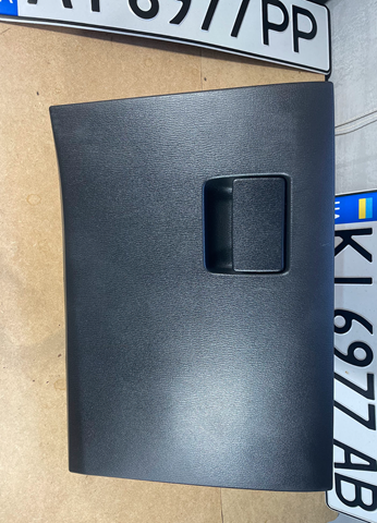 Речовий ящик KB7W64030A02 MAZDA