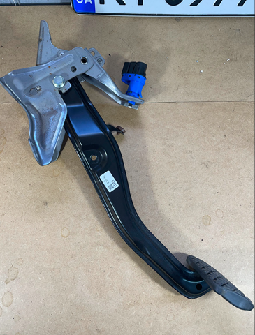 Педаль гальма KD3143300C MAZDA