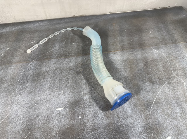 Горловина бачка омивача KD3567484 MAZDA