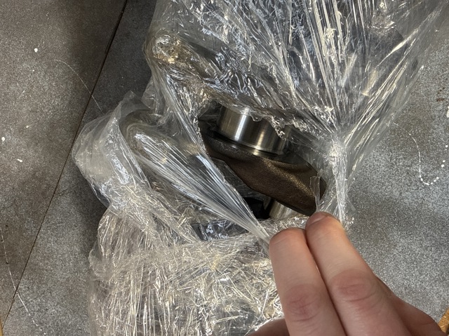 Колінвал двигуна PY0211300 MAZDA