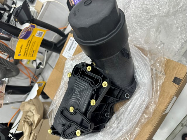 Корпус маслофільтра 11428515153 BMW