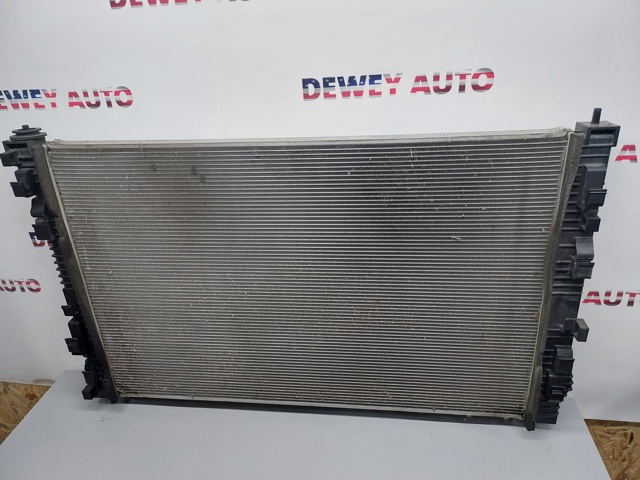 Радіатор двигуна 214606RA5A NISSAN
