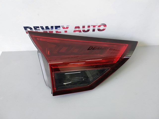 Задня ліва внутрішня фара 265556RR1A NISSAN