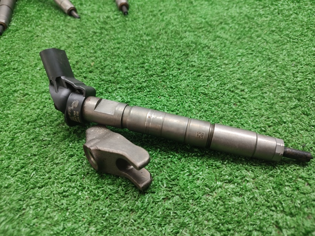 Форсунка дизельна в зборі, розпилювач + тримач Hyundai Tucson II