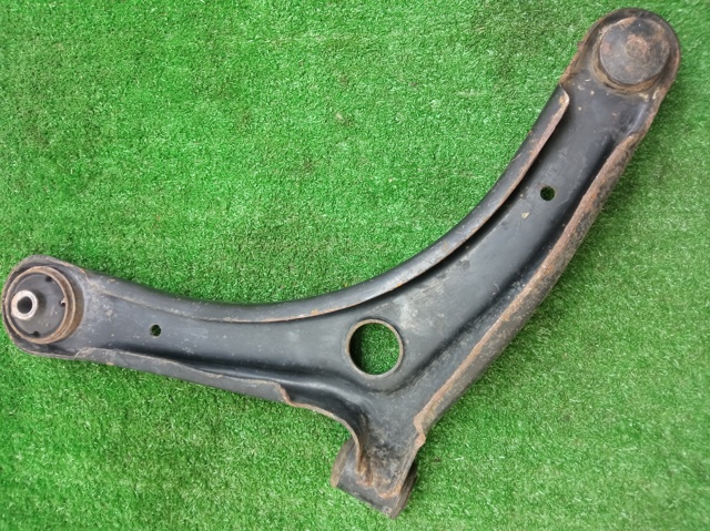 Правий важіль передній нижній підвіски 5105040AH CHRYSLER