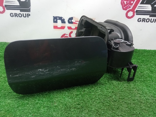 Горловина паливного бака 51177238100 BMW