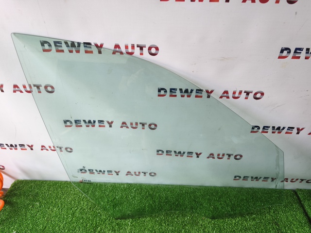 Скло передньої правої двері 51337349496 BMW