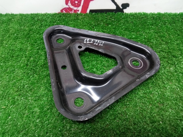 Кронштейн передньої балки 544C46RA0B NISSAN