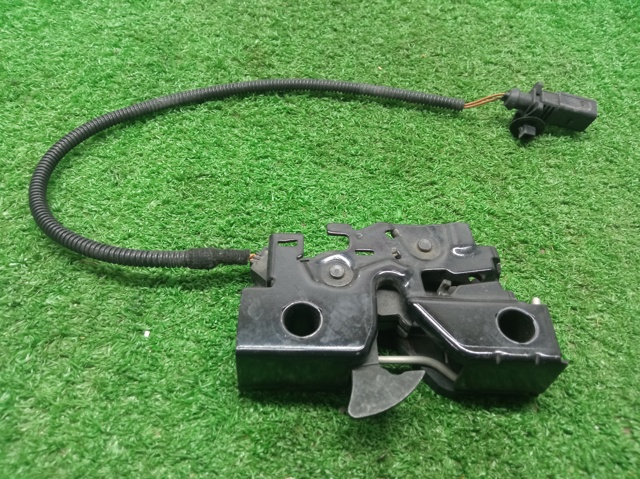 Замок кришки капота 5G1823509B VAG