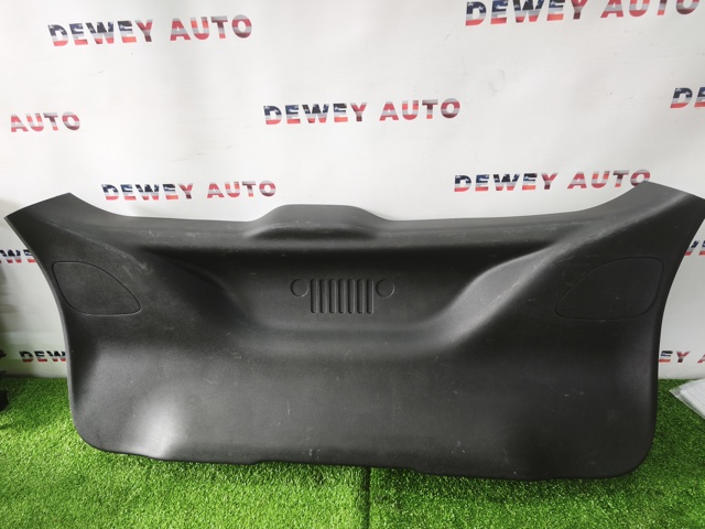 Оббивка багажника 5UN06DX9AB CHRYSLER
