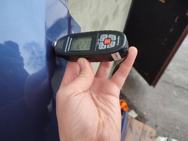 Переднє праве крило 631006RR0A NISSAN