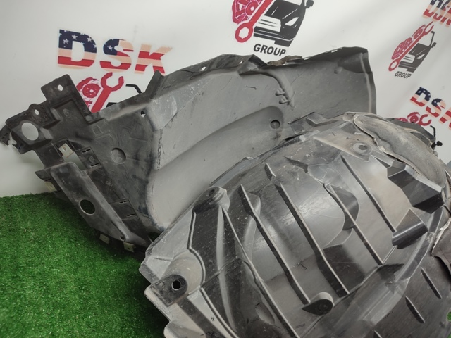 Підкрилки передні праві 638406RR0A NISSAN