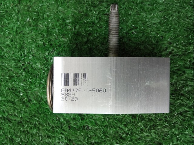 Клапан розширювальний 68153947AA CHRYSLER