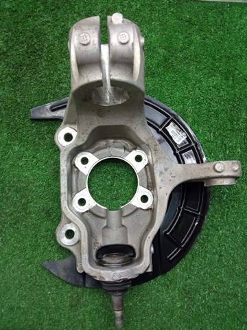 Кулак поворотний передній правий 68302928AB CHRYSLER