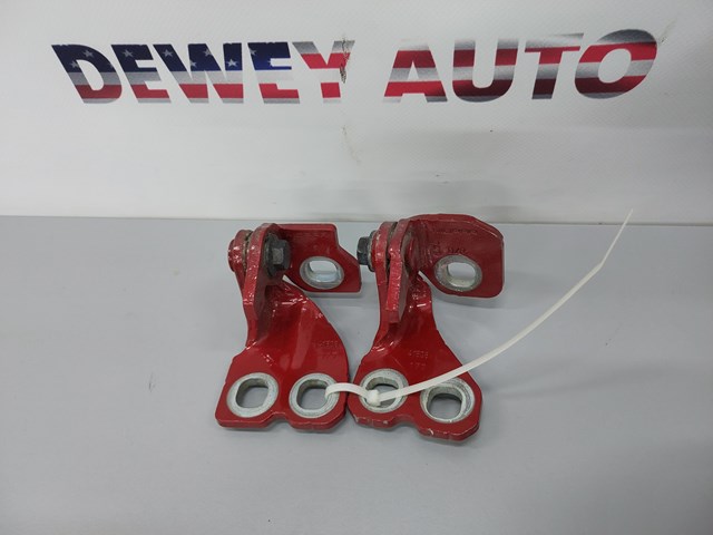 Петля передніх дверей, правою 68306526AA CHRYSLER