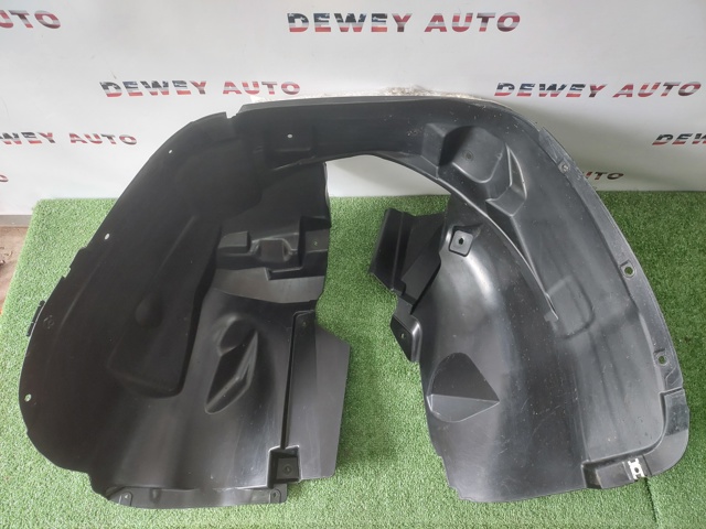 Підкрилок переднього крила, лівий передній 68505035AA CHRYSLER