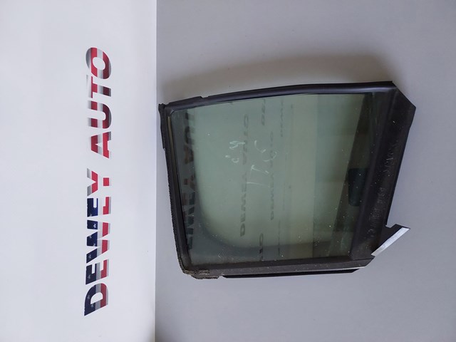 Скло кутове дверей задніх GHK172661D MAZDA