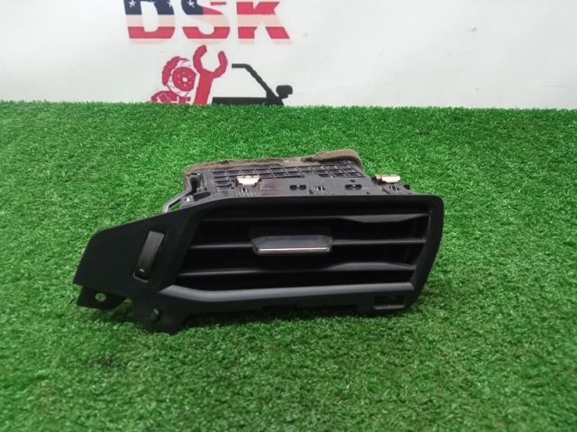 Решітка повітропровода права JX7B19893 FORD