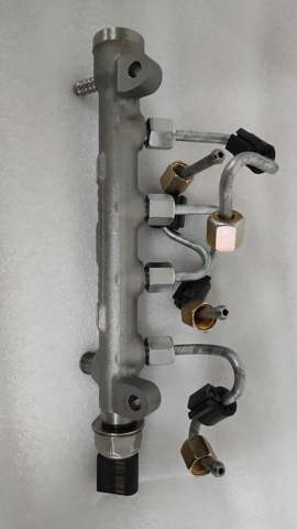 Паливна рампа 04L130089G VAG