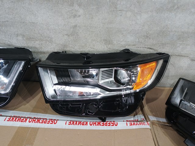 Фара дальнього світла в зборі FT4Z13008F FORD