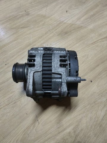 Авто генератор 03G903023 VAG