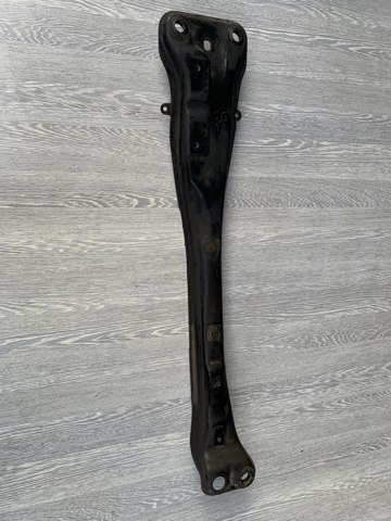 Підрамник двигуна 11240BM500 NISSAN