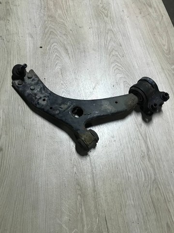 Правий важіль передній нижній підвіски 1420795 FORD