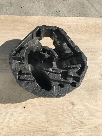 Скринька для інструментів 1J0012115AD VAG