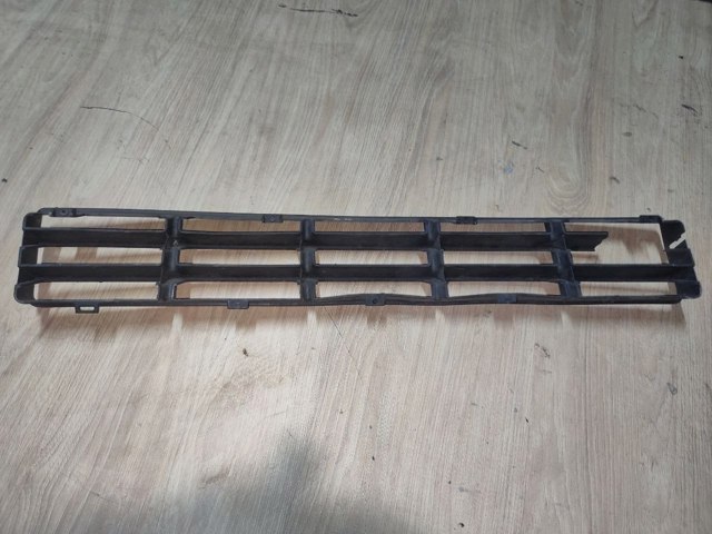 Решітка переднього бампера, центральна 1J0853677D VAG