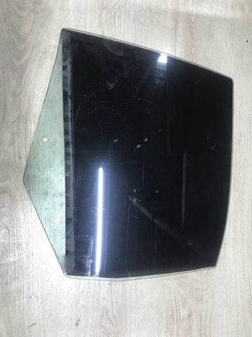 Скло задньої двері правої 1J5845026G VAG
