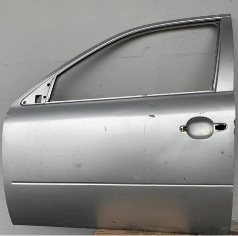 Водійські двері 1U4831051 VAG