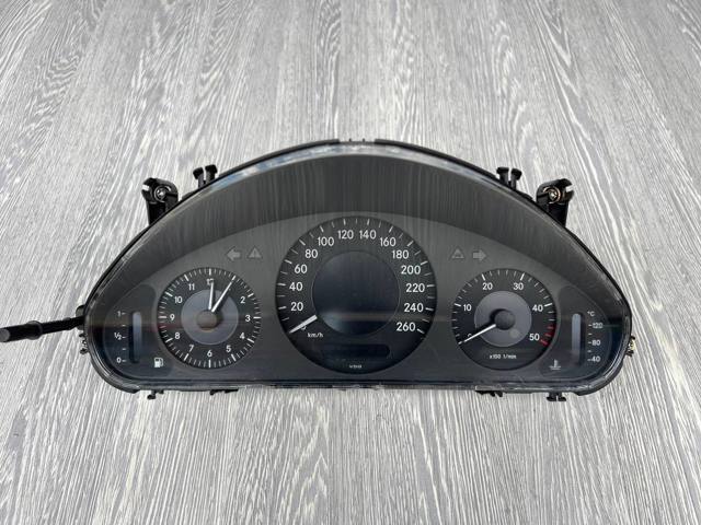 Спідометр 2115404448 MERCEDES