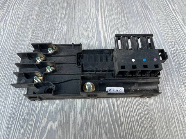 Корпус запобіжників 2115452301 MERCEDES